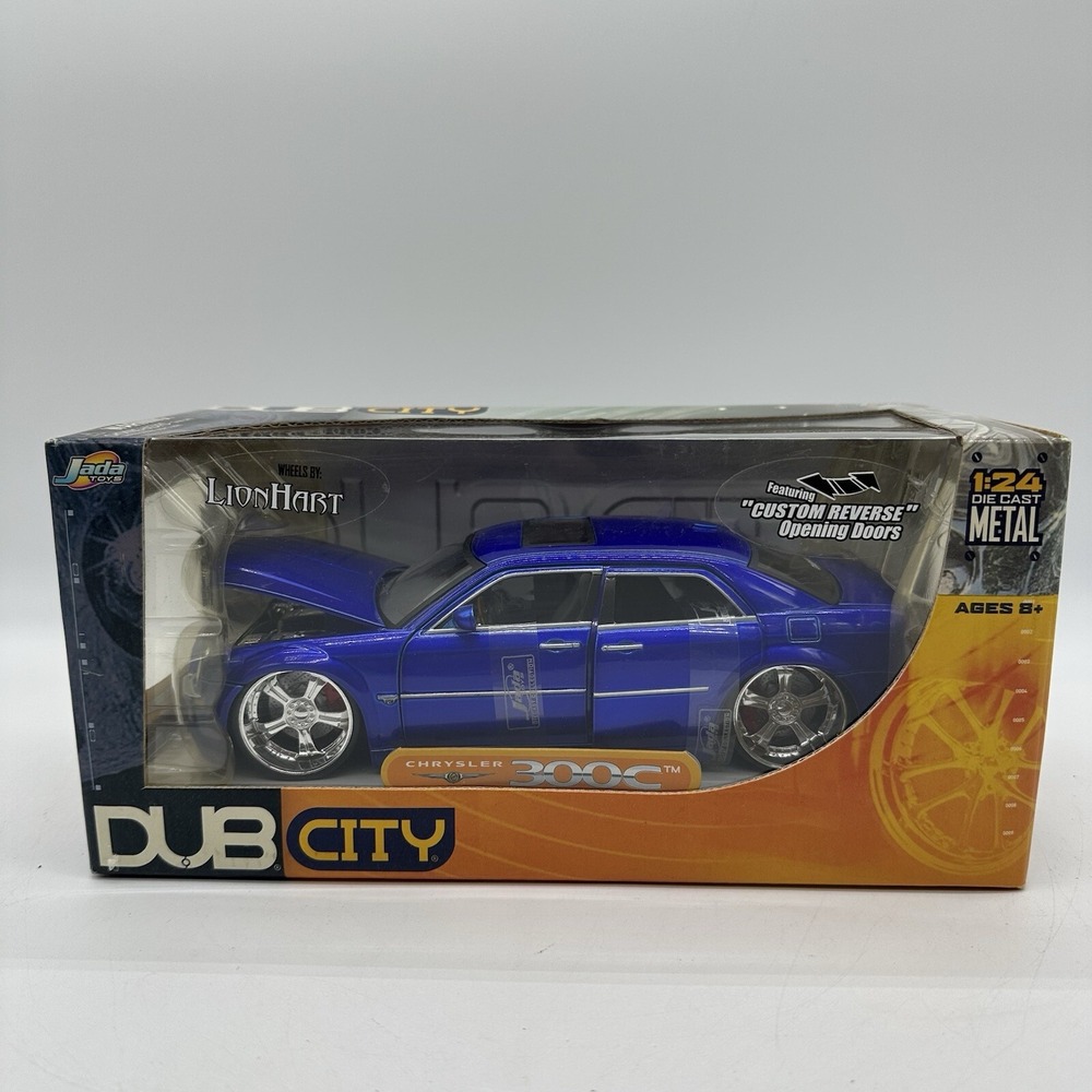 2004 Jada Toys 90372 Dub City 1:24 Scale Blue Chrysler 300C Die Cast Metal Car